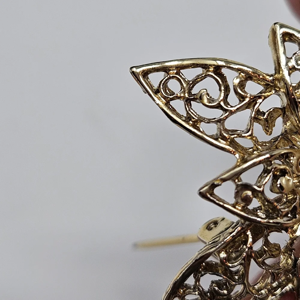 Vintage Flower Brooch Gold Tone Filagree Faux Pearl